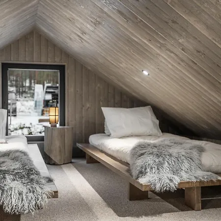 North Halo By 16c Hilla