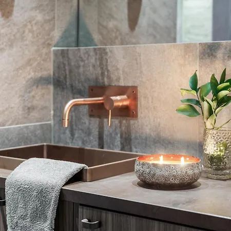 North Halo By 16c Hilla * 列维