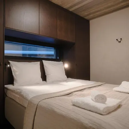 North Halo By 16c Hilla *