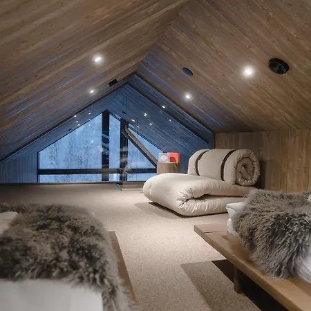 North Halo By 16c Hilla